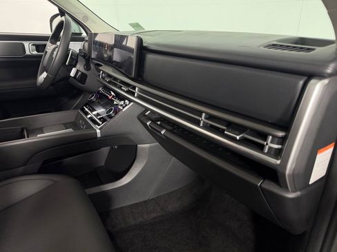 Used 2025 Hyundai Santa Fe SEL FWD image 31