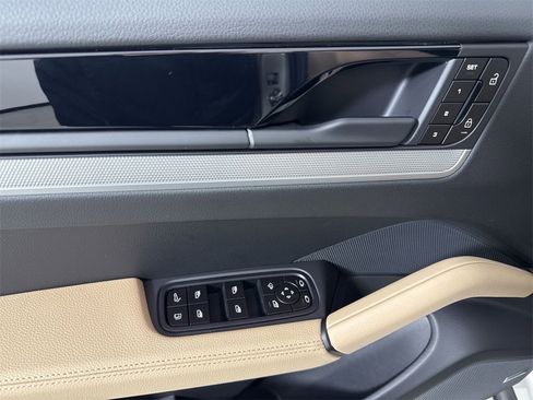 New 2026 Porsche Cayenne E-Hybrid Coupe image 34