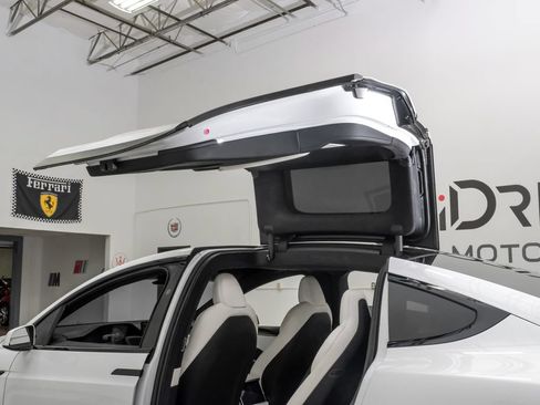 Used 2022 Tesla Model X AWD/4WD image 59