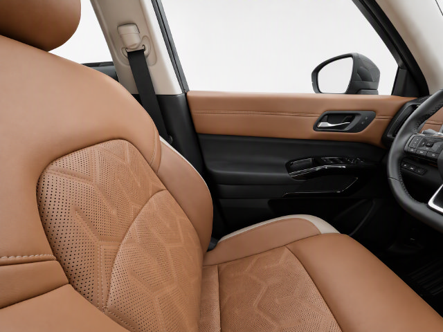 Certified 2026 Nissan Pathfinder Platinum AWD/4WD image 16