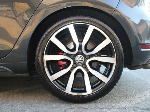 Used 2012 Volkswagen GTI 4-Door image 27