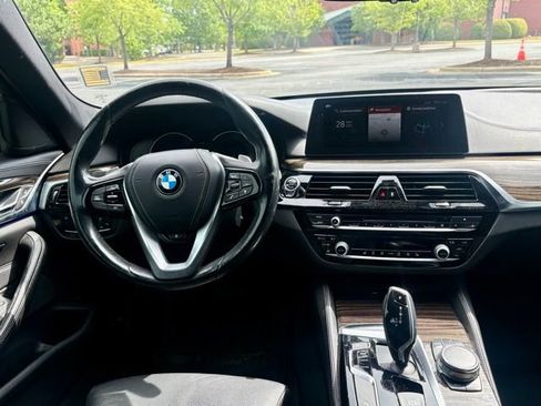 Used 2018 BMW 530i RWD image 19