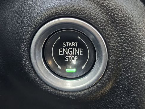 Used 2021 GMC Sierra 1500 AT4 w/ AT4 Preferred Package AWD/4WD image 13
