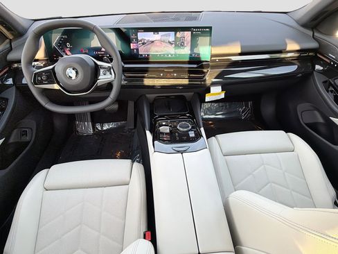 New 2026 BMW 530i 530i w/ Convenience Package image 16