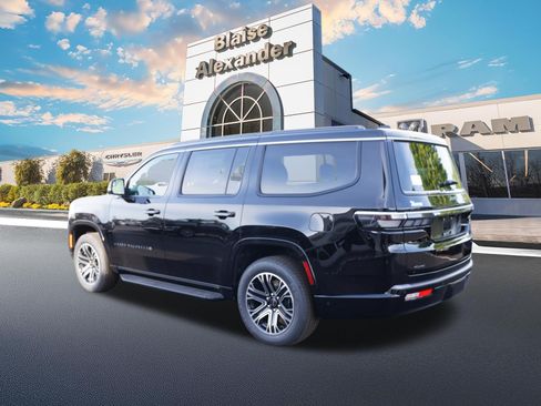 New 2026 Jeep Grand Wagoneer 4WD w/ Premium Group I image 12