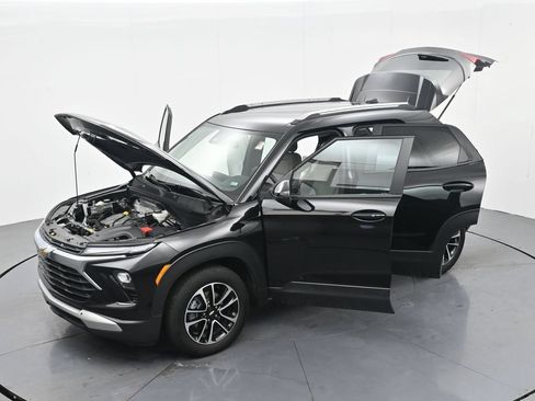 Used 2025 Chevrolet TrailBlazer LT FWD image 47