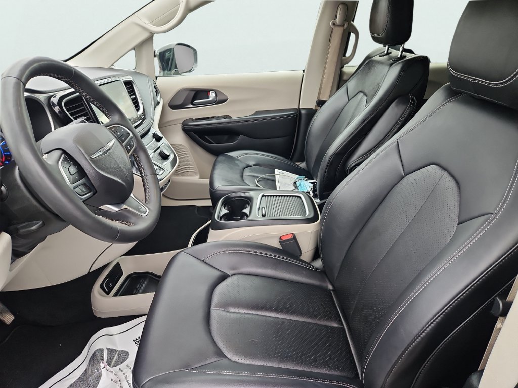 Used 2024 Chrysler Pacifica Limited FWD image 34