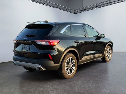Used 2022 Ford Escape SEL w/ Equipment Group 302A AWD/4WD image 3