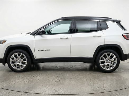 Used 2025 Jeep Compass Limited image 5