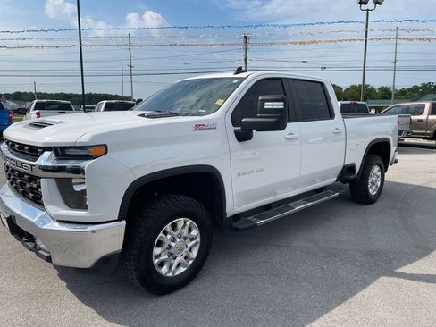 Used 2023 Chevrolet Silverado 2500 LT w/ Convenience Package AWD/4WD image 5