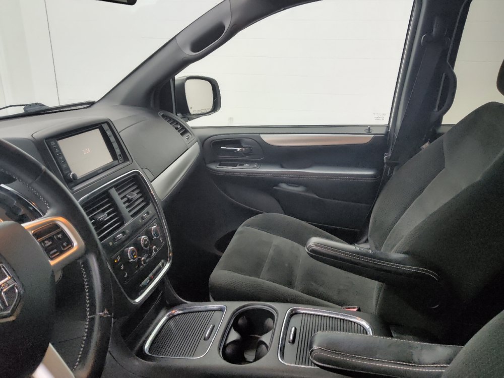 Used 2016 Dodge Grand Caravan SXT FWD image 26