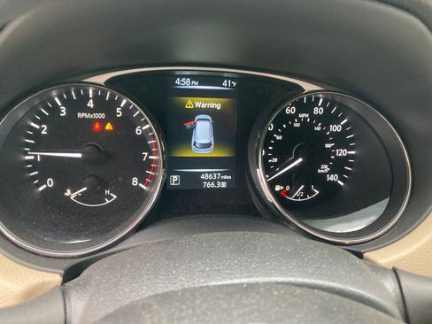 Used 2016 Nissan Rogue SV image 19