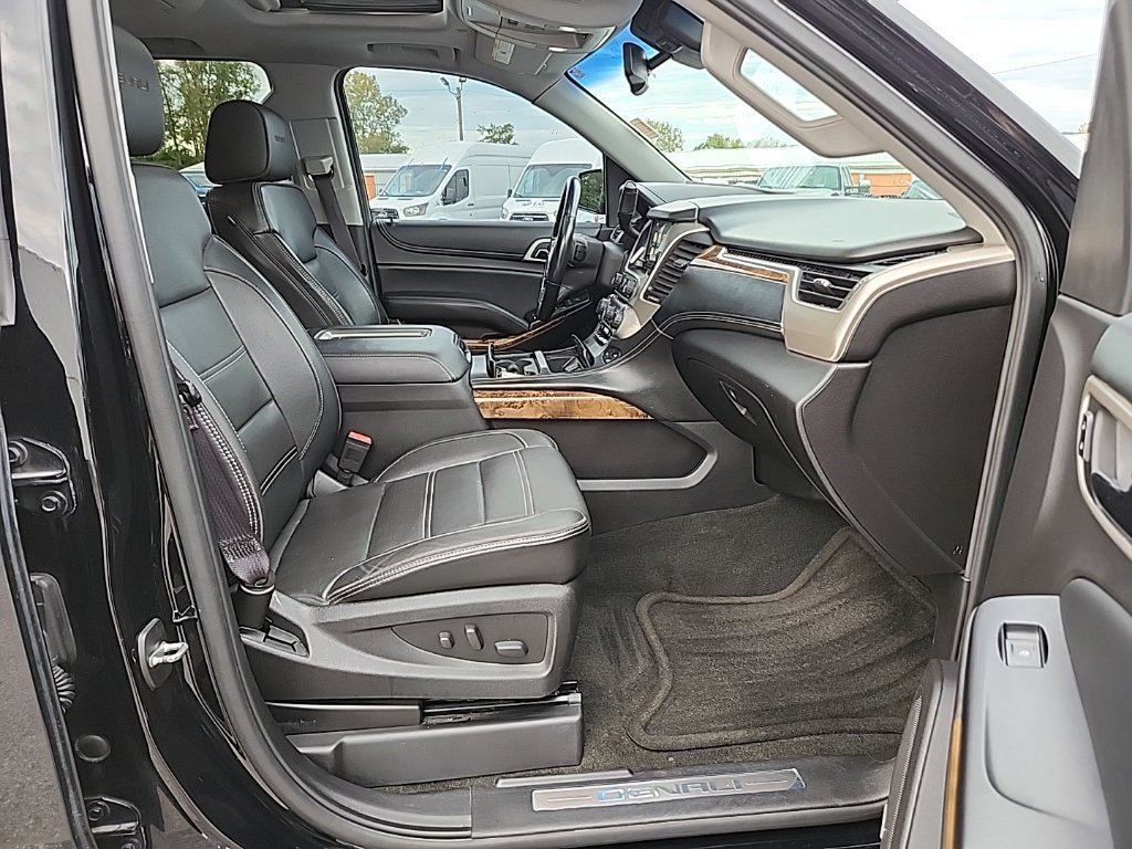 Used 2016 GMC Yukon XL Denali w/ Open Road Package AWD/4WD image 41