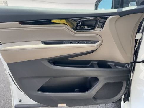Used 2023 Honda Odyssey Elite image 12