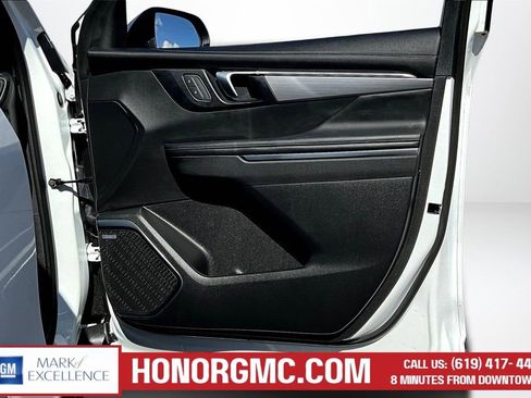 Used 2025 Buick Enclave Preferred image 28