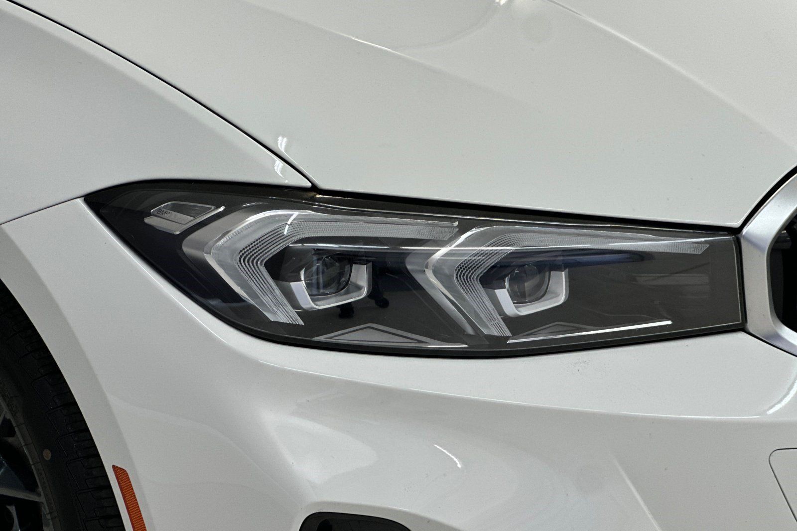 Used 2025 BMW 330i Sedan w/ Convenience Package RWD image 11