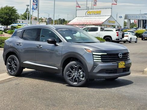New 2026 Nissan Kicks SR FWD image 1
