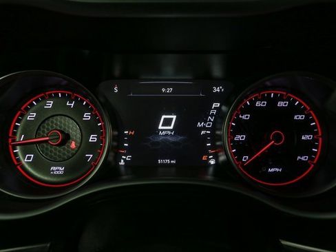 Used 2017 Dodge Charger SXT image 31