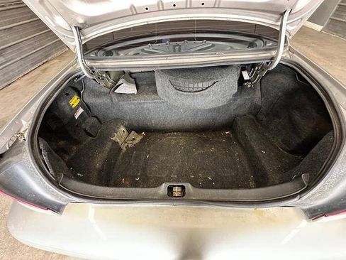 Used 2006 Ford Crown Victoria LX RWD image 25