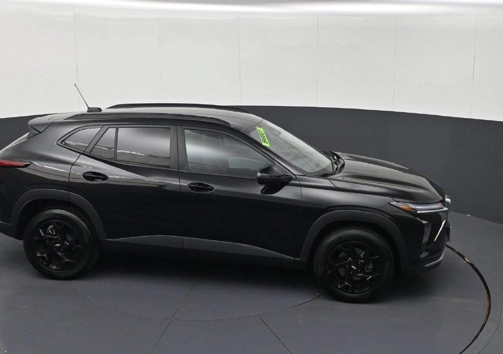 Certified 2026 Chevrolet Trax LT FWD image 27