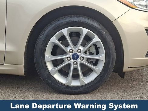 Used 2019 Ford Fusion SE image 10