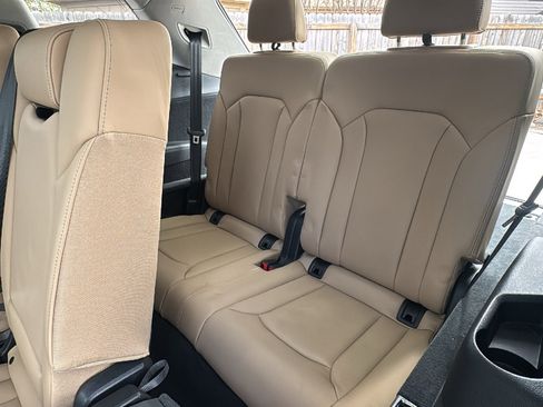 Used 2025 Audi Q7 3.0T Prestige image 16