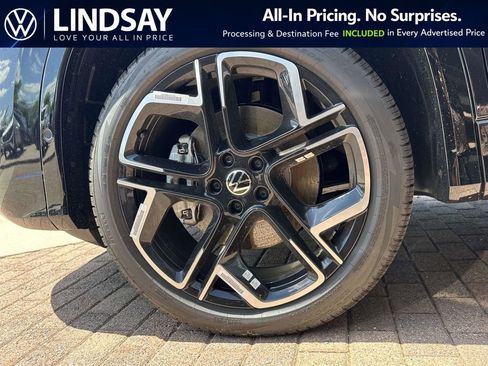 New 2026 Volkswagen Tiguan SEL R-Line AWD/4WD image 8