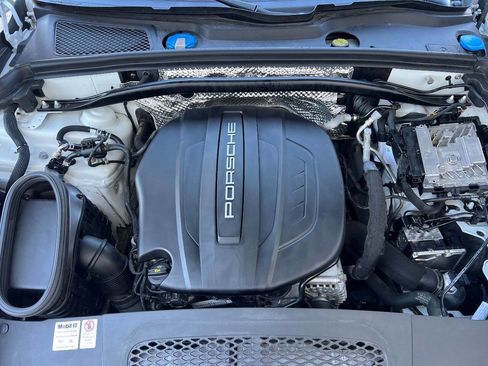 Used 2021 Porsche Macan image 17