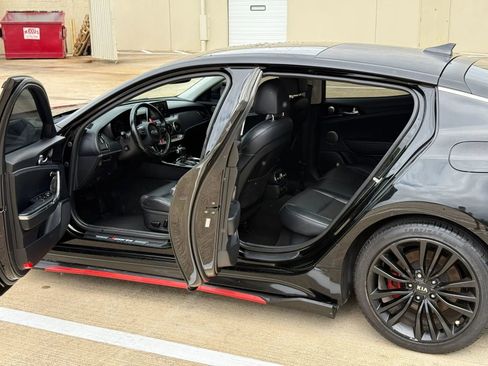 Used 2018 Kia Stinger Premium RWD image 11