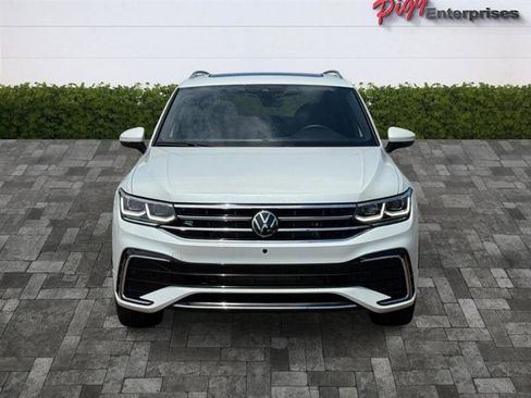 Used 2024 Volkswagen Tiguan SEL R-Line w/ MDO Package, Two-Row AWD/4WD image 5