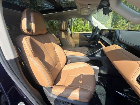 Certified 2025 INFINITI QX80 Sensory image 25