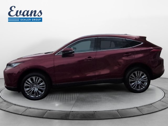 Used 2023 Toyota Venza XLE AWD/4WD image 3