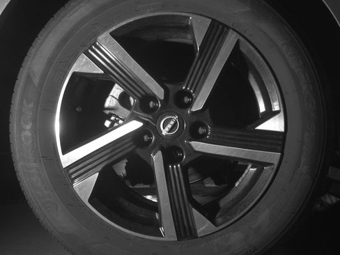 Used 2025 Nissan Sentra SV image 15