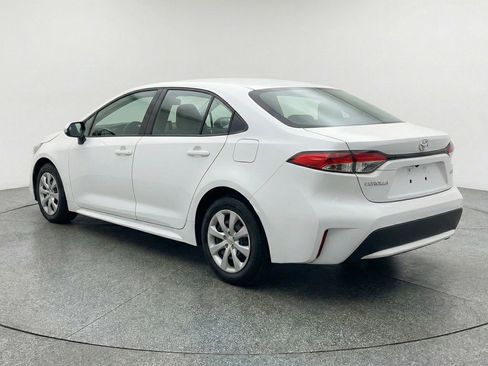 Used 2025 Toyota Corolla LE image 6