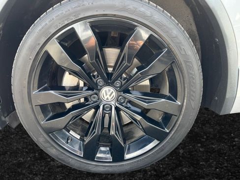 Used 2021 Volkswagen Tiguan SE R-Line image 27