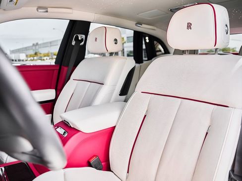 Used 2023 Rolls-Royce Phantom Sedan RWD image 61