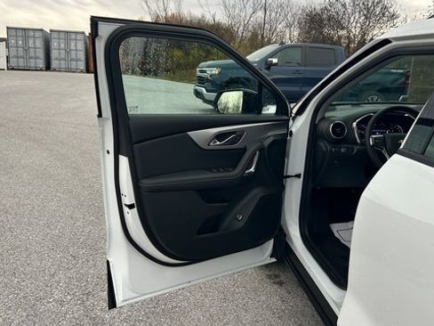 New 2025 Chevrolet Blazer LT w/ Midnight/Sport Edition image 13