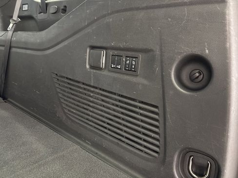 Used 2023 Chevrolet Suburban Premier w/ Premium Package image 41