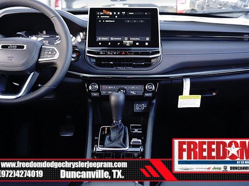 New 2026 Jeep Compass Latitude image 19