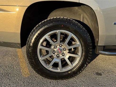 Used 2019 GMC Yukon Denali w/ Enhanced Security Package image 9