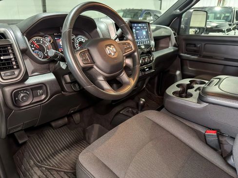 Used 2024 RAM 3500 Tradesman w/ Chrome Appearance Group AWD/4WD image 19