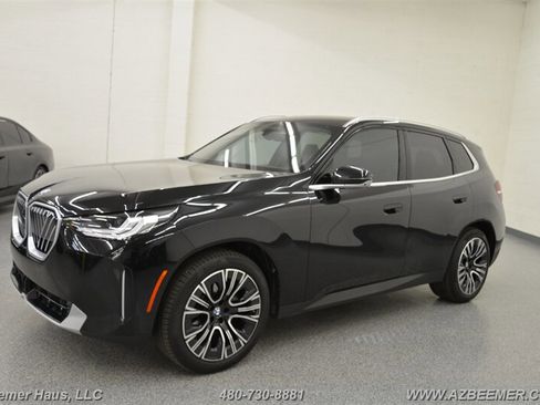 Used 2025 BMW X3 xDrive30i w/ Premium Package image 3