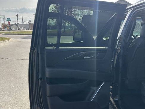 Used 2020 Cadillac Escalade ESV Platinum image 42
