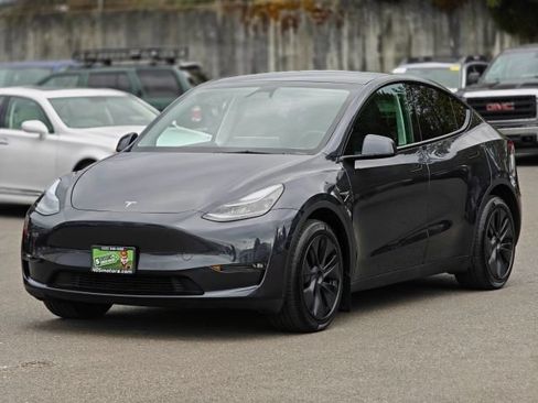Used 2025 Tesla Model Y Long Range AWD/4WD image 5