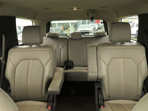 Used 2021 Ford Expedition Limited image 13