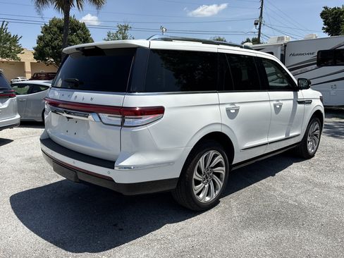 Used 2022 Lincoln Navigator Reserve RWD image 5