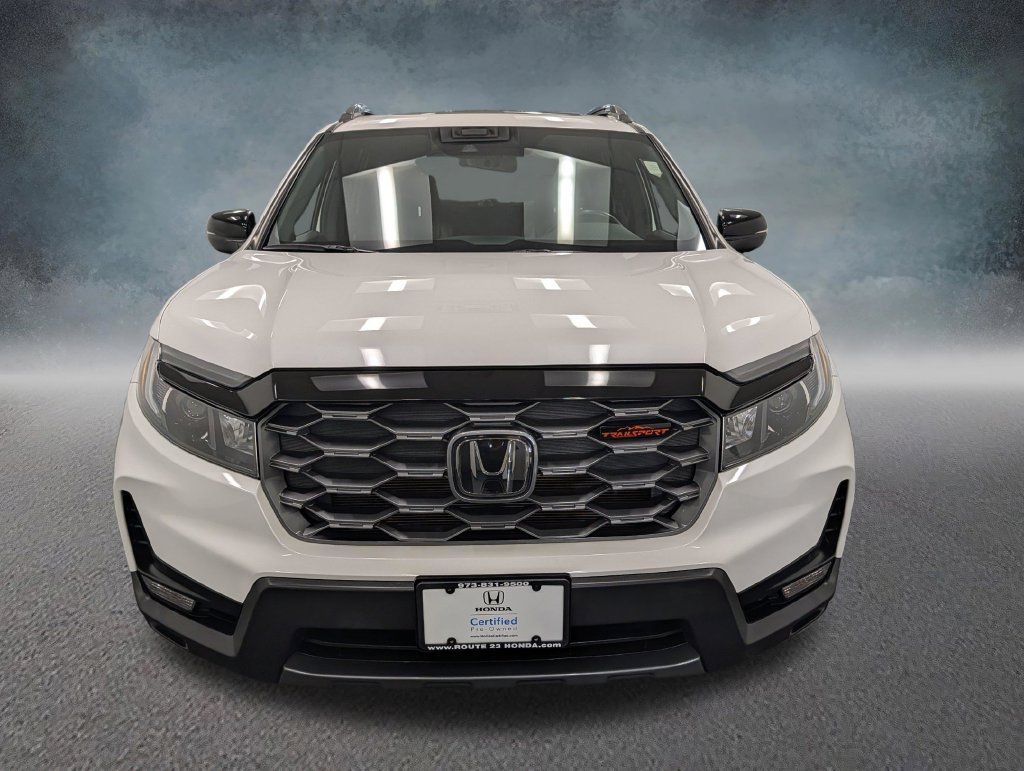 Used 2024 Honda Passport TrailSport image 2
