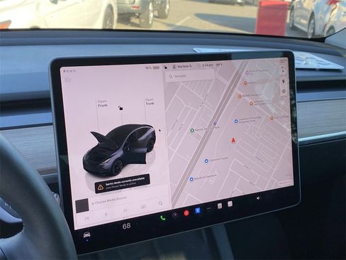 Used 2024 Tesla Model Y 2WD image 8