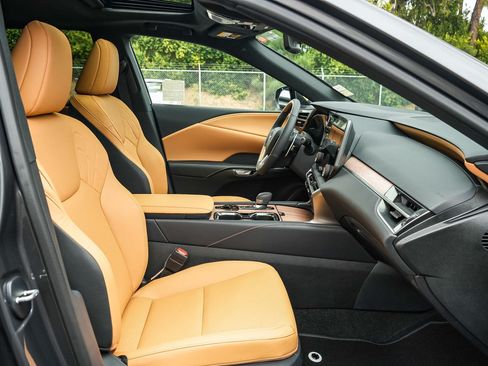 New 2026 Lexus RX 350h AWD/4WD image 16