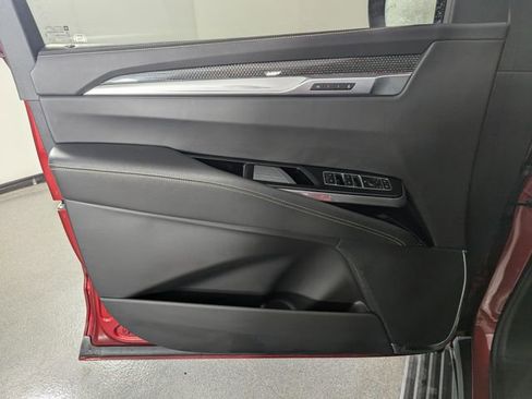 Used 2025 Cadillac Escalade V image 9